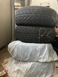 Gomme invernali Bridgestone 215/50 R17
