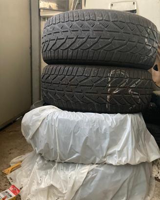 Gomme invernali Bridgestone 215/50 R17