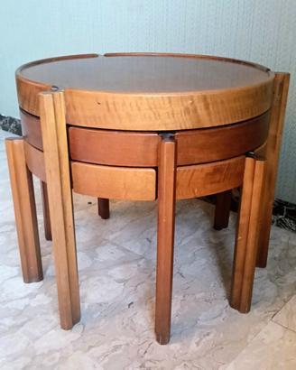 set di tavolini impilabili in legno design vintage