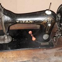 Macchina da cucire TITAN