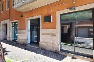 Ampio locale-Ufficio in zona ad alto passaggio