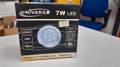 2 pz. FARETTO LED A INCASSO UNIVERSO 7w 700Lm