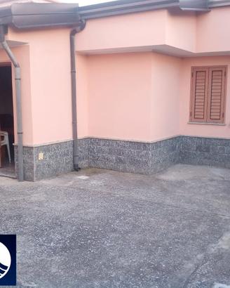 Pianoterra, indipendente, cortile, 200mt dal mare