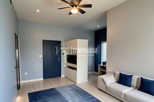 LUMINOSO BILOCALE IN CONTESTO SIGNORILE