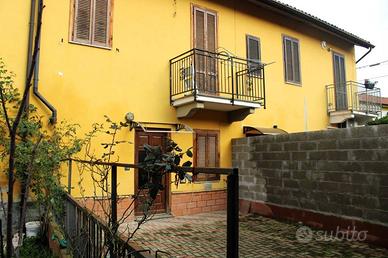Villetta a schiera di 121 m² con 3 locali e box au