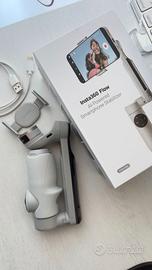Insta 360 Flow base