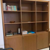 MOBILI DA UFFICIO IN LEGNO DI NOCE