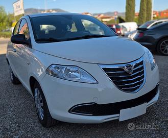 Lancia Ypsilon 1.2 69 CV 5 porte S&S Silver