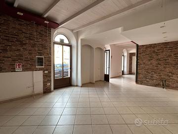 Locale commerciale centrale