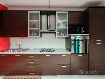 cucina Ikea completa di elettrodomestici