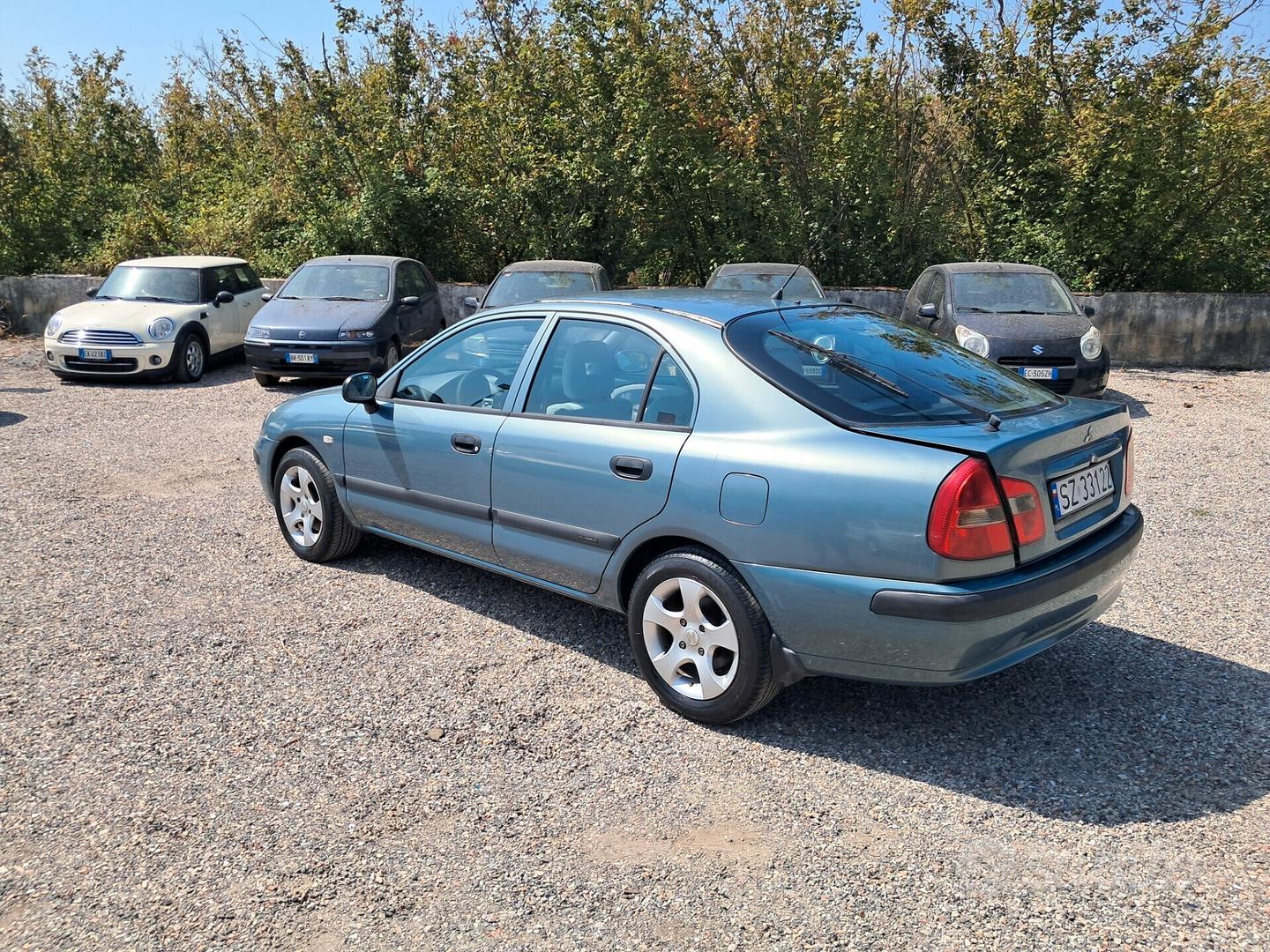 Mitsubishi Carisma 2004 photo 3