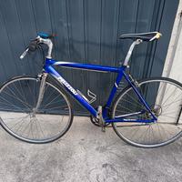 bucicletta da corsa stradale