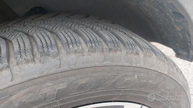 Toyo Observe S944 215/60 R17 100v