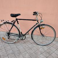 Bicicletta da 28 nera trarovi 4 v meccanica perfet