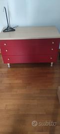 comò rosso e faggio tre cassetti 90x57