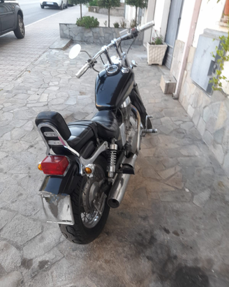 Suzuki Savage 650