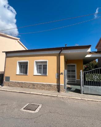 Nulvi e casa con trasmittanza termica