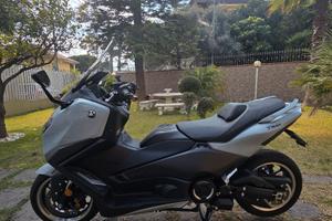YAMAHA T MAX 560 TECH MAX - CERAMIC GREY -