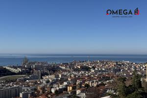 EREMO - Attico bilivello con terrazza e box.