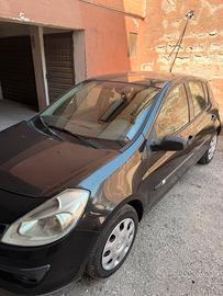 Reanault clio