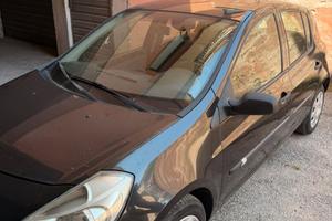 Reanault clio