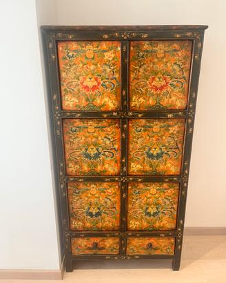 Armadio cinese decorato