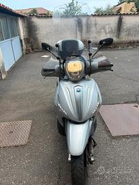 Beverly 350