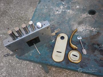 Serratura porta blindata