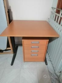 Scrivania più Cassettiera