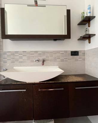 Mobile bagno sospeso con specchiera contenitiva