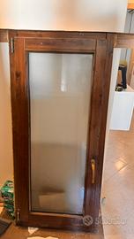 Finestra per bagno in legno con vetro satinato