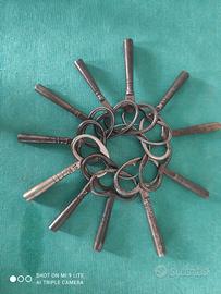 Chiavi di carica orologi antichi