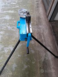 Piegatubi da elettricista