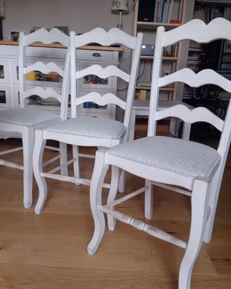 sedie "shabby" in legno massello.