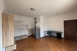 2 LOCALI A NOVARA
