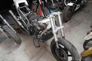 Kawasaky ZX600 Demolita - Per Ricambi