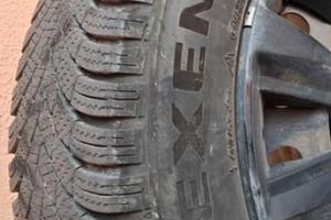 4 Gomme invernali Nexen / cerchi 175/65 R15  84T