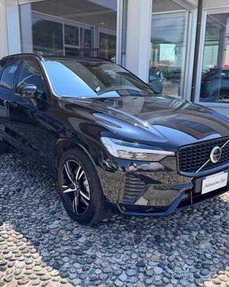 VOLVO XC60 B4 (d) AWD automatico Plus Dark