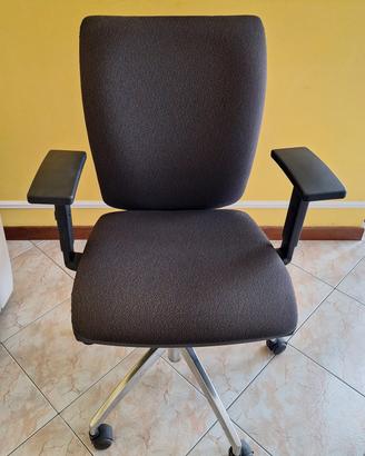 Sedia da ufficio ergonomica LeyForm Sprint