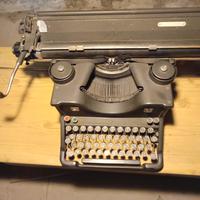 macchina da scrivere vintage Olivetti M40