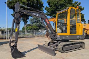 Miniescavatore VOLVO tipo EC25