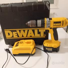 TRAPANO  E AVVITATORE  A BATTERIA 