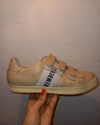 scarpa bassa con velcro n 35 