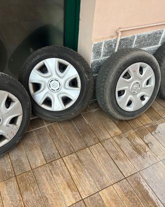 Gomme invernali 185/65/15