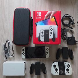 Nintendo Switch OLED Bianca + ACCESSORI