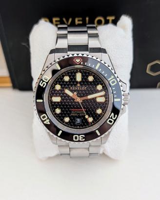 R11 Hexmariner Launch Edition - Crystal Star Dial 