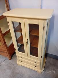 vetrinetta vintage giallo pastello