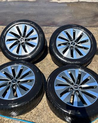 CERCHI ORIGINALI AUDI A6 C8 COMPLETI DI PNEUMATICI