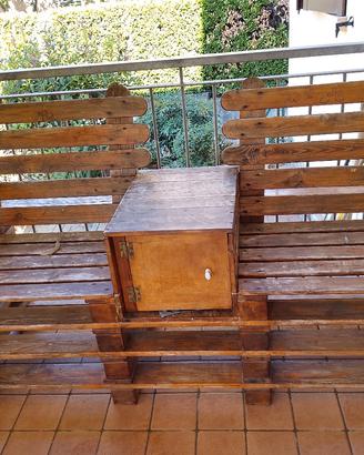 panchina in legno di bancali 