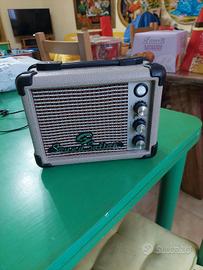 amplificatore elettrico e batteria    chiedo  50 e